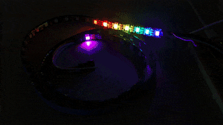 シリアルLEDテープライトで虹を走らせるている映像